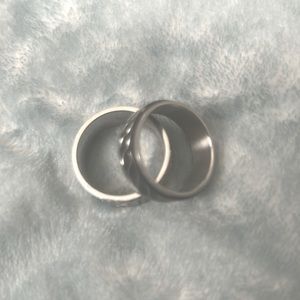 Lot of 2 Spinner Band Rings